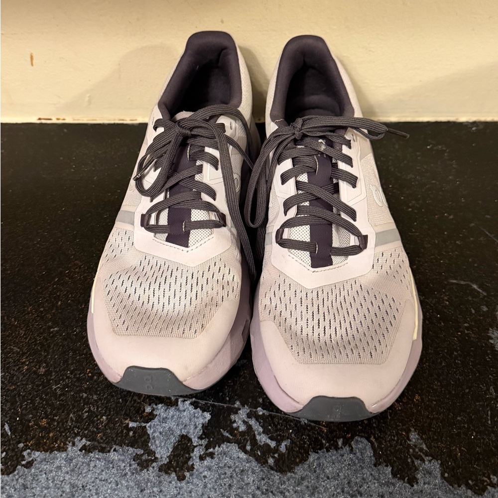 On Women's Cloudpulse Sneakers Lavender Seedling Size 8
Great condition - Picture 4 of 7